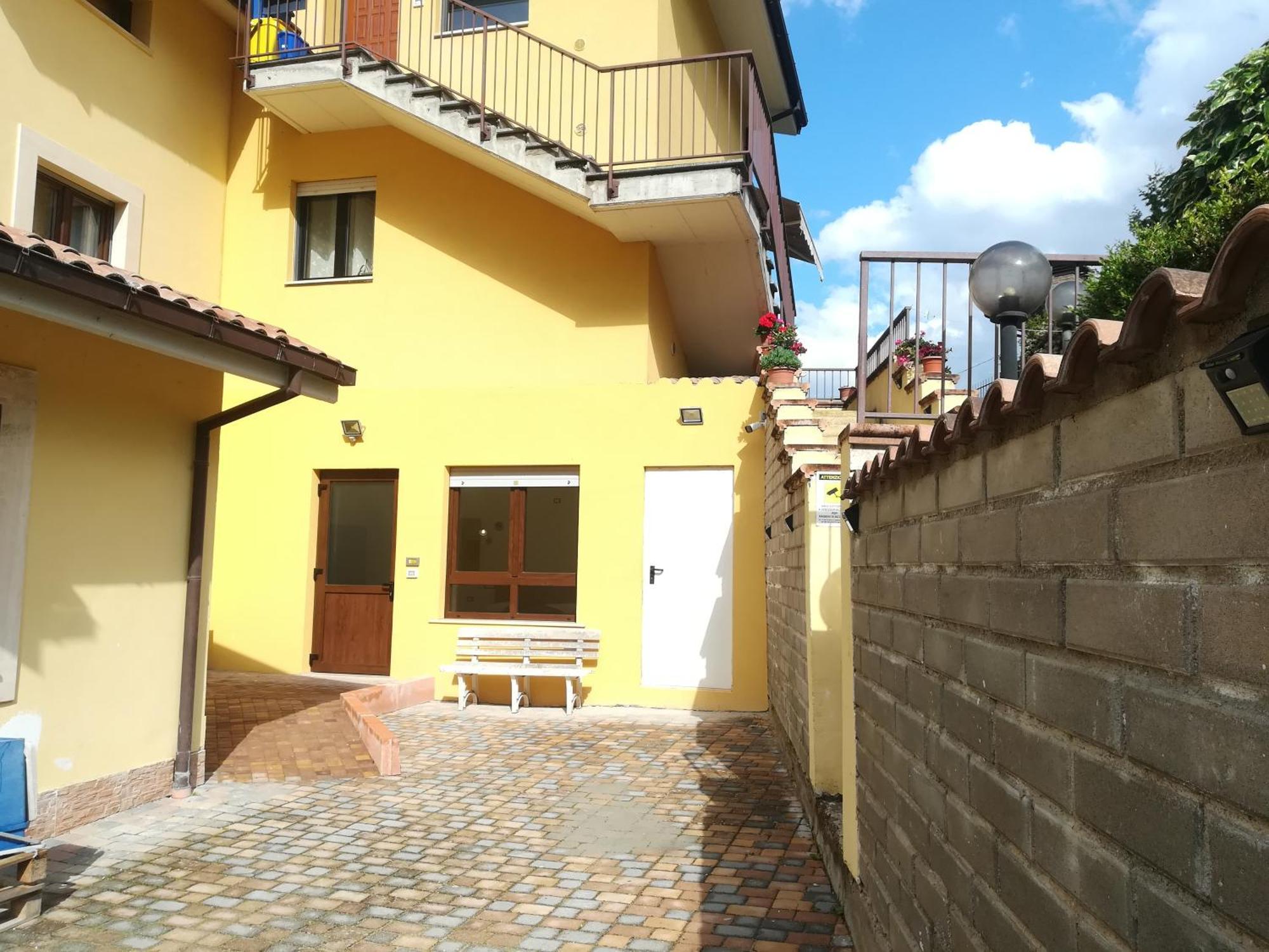 Complesso Turistico Aurora - Camere B&B Poggio Picenze Extérieur photo